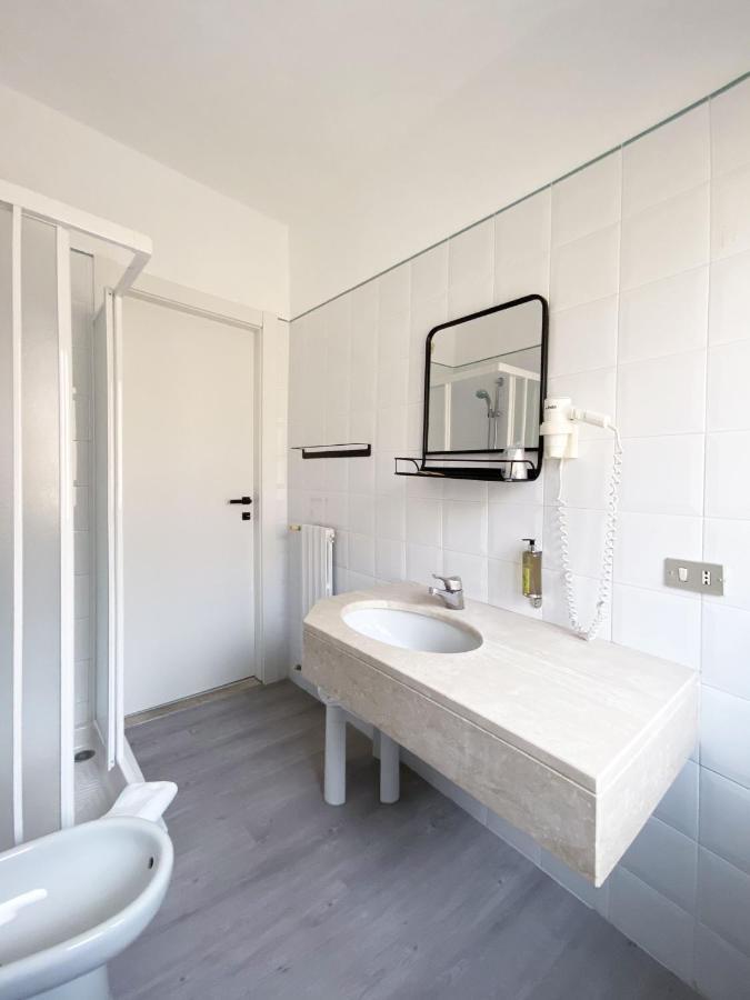 Astoria Hotel 3*