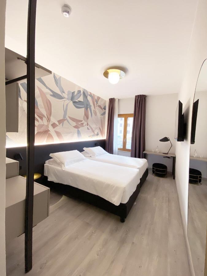 Astoria 3* Garde